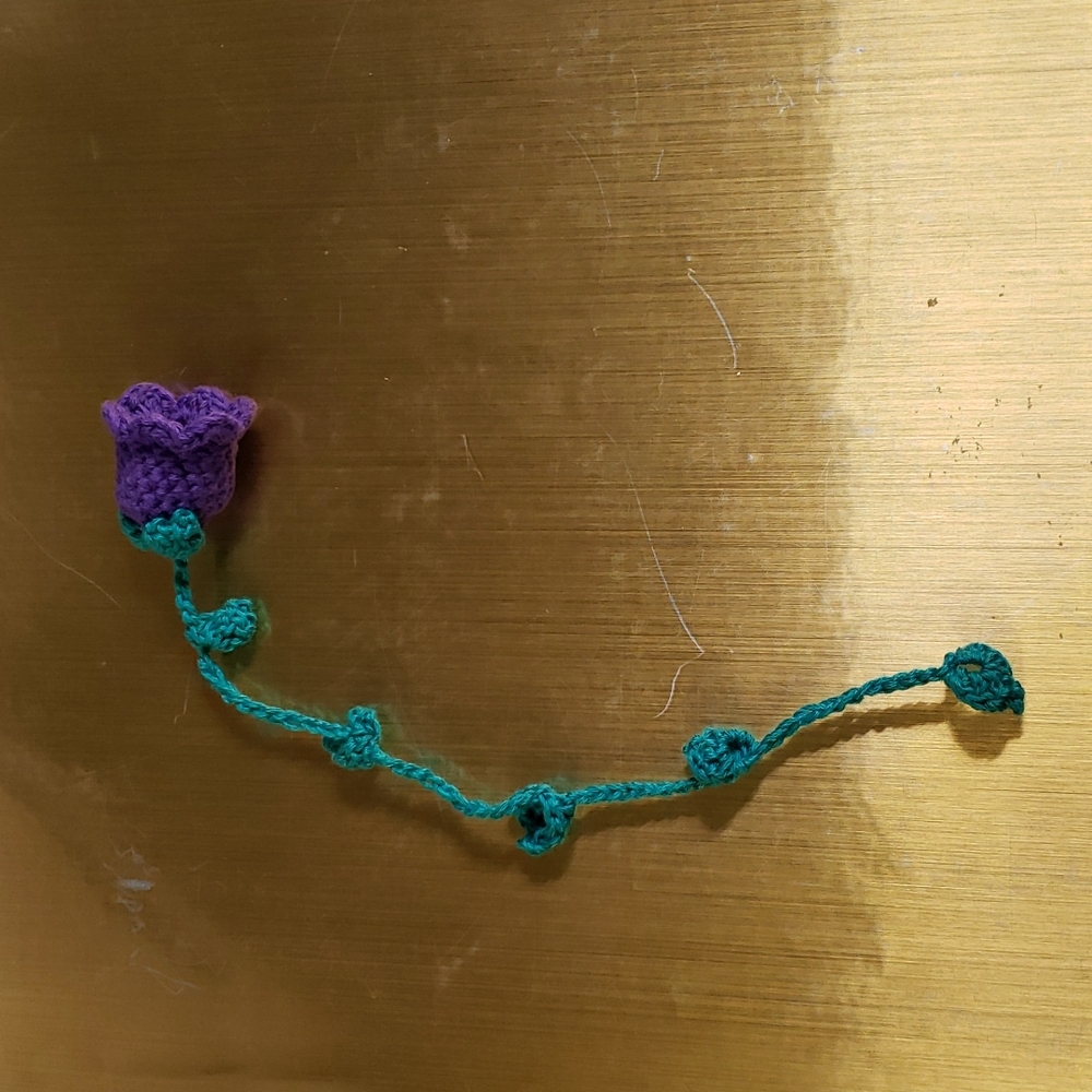 Crocheted flower bookmark